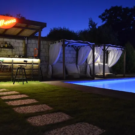 Morera Hotel